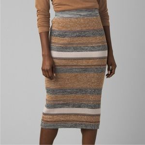 NWT prAna Acadia Magnet Grey Striped Rib Knit Organic Cotton Skirt Size Medium